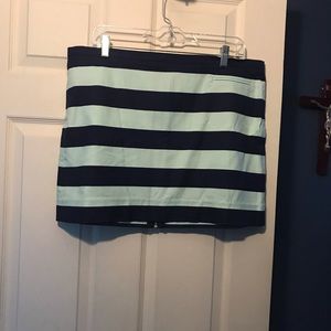 Gap lightweight skirt size 14